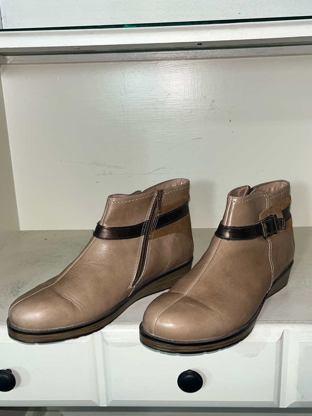 Naot Women’s Leather Buckle Strap Wedge Ankle Boots Size 8